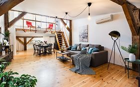 Cozy Studio Mansard Riga Old Town Aptartment, Ac